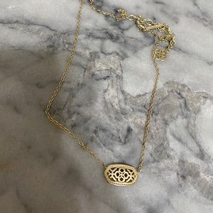 Gold Kendra Scott necklace
